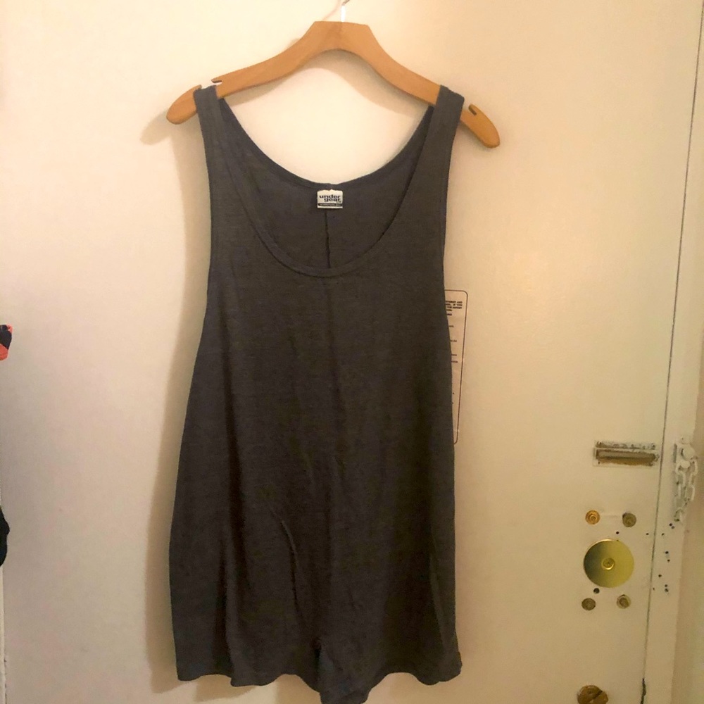 🥁🥁Men’s undergear size L, onesie.